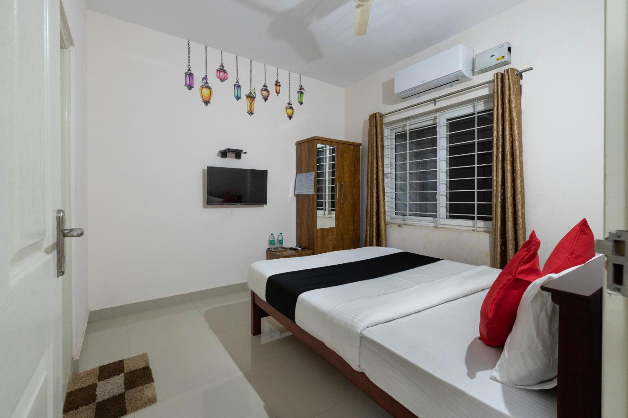 Hotel Nirvikalpa Ullal Ngoại thất bức ảnh