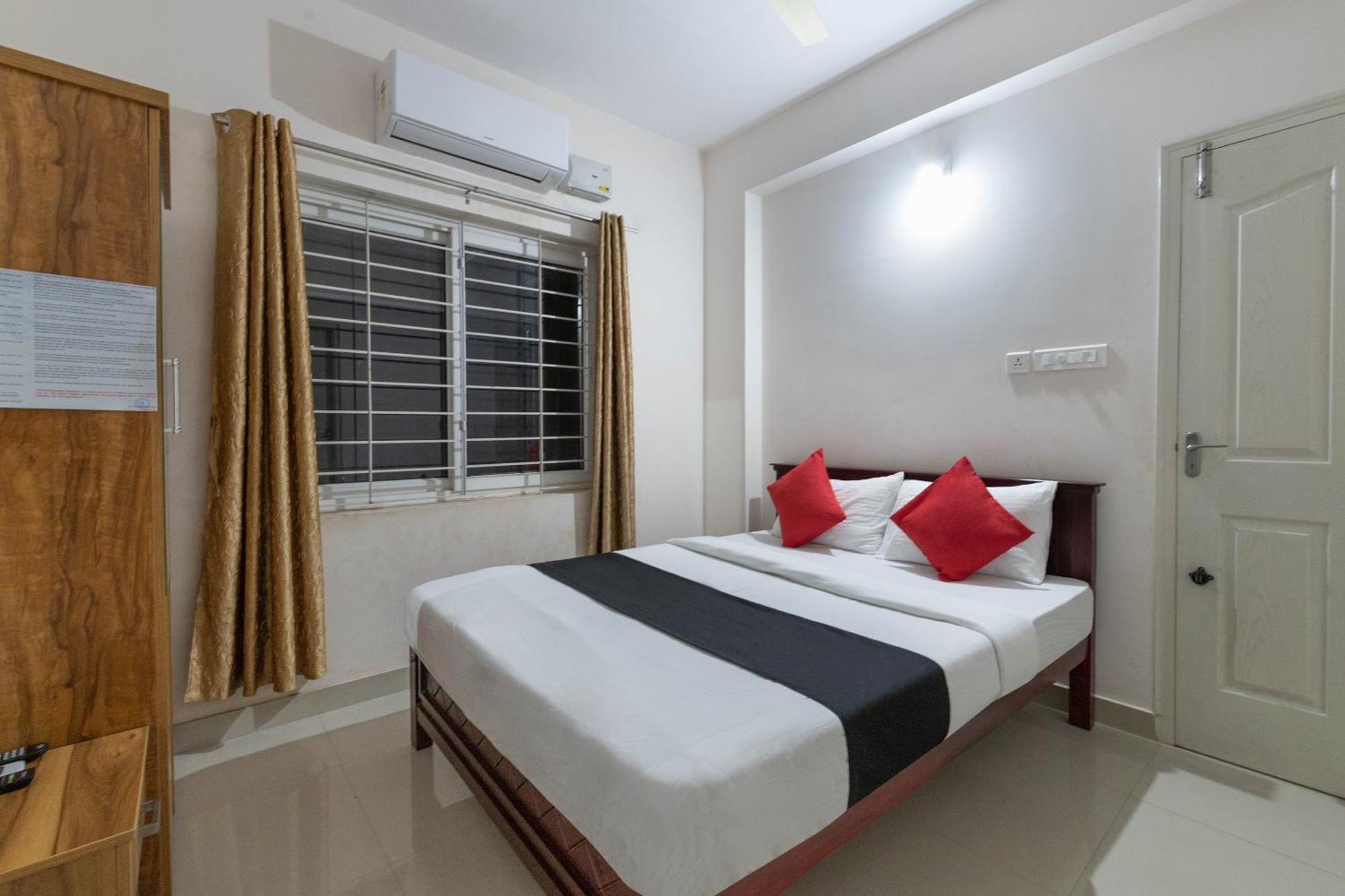 Hotel Nirvikalpa Ullal Ngoại thất bức ảnh