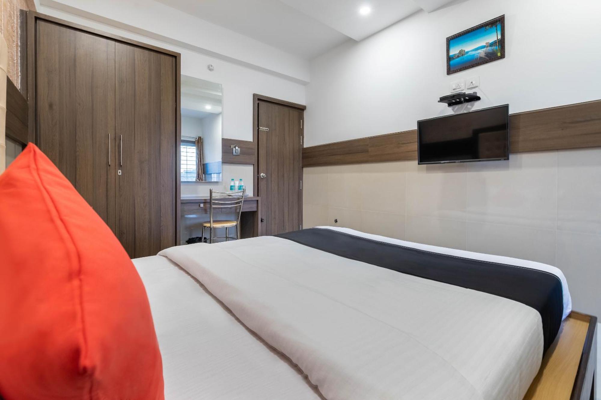 Hotel Nirvikalpa Ullal Ngoại thất bức ảnh